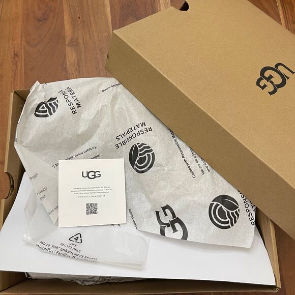 UGG Women's Classic Mini II Boot Mustard Seed | Women’s 8 | NEW - Picture 7 of 8